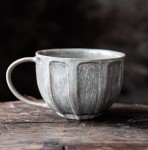 Breid karva cappuccino kopp-lysegrønn