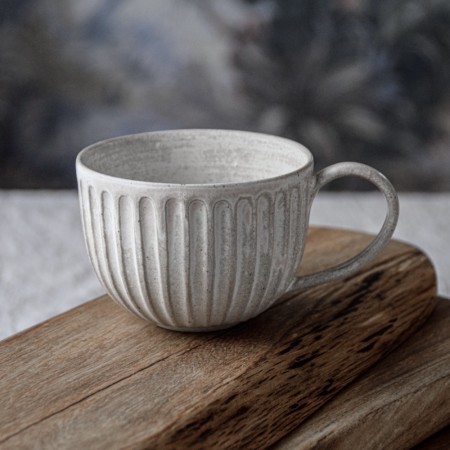 Cappuccinokopper kremfarget rillet